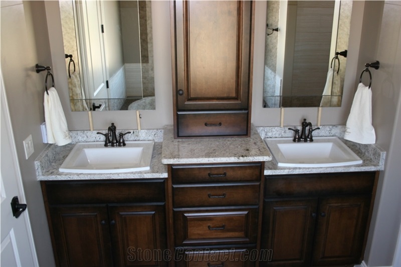 Master Bathroom with Frozen White Granite Stone