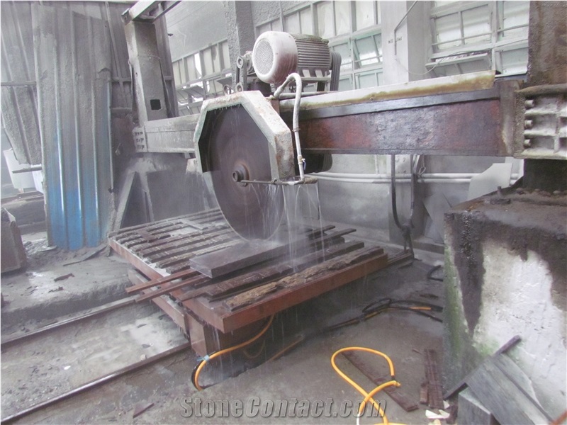 High Quality Good Service Custom Wholesale Price Unique Haobo Natural Stone Chinese Quarry Rainbow Sandstone Carving Headstone Designs for Cemetery