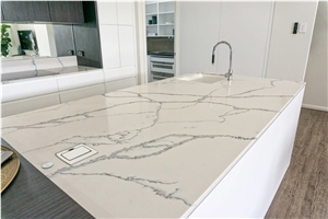 Crack Resistance Engineered Stone Calacatta Quartz Stone Countertop Solid Surface Sheets in 2-3cm Thick Crack Resistance Engineered Stone Calacatta Quartz Stone Countertop Solid Surface Sheets in 2-3cm Thick