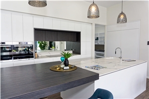 Crack Resistance Engineered Stone Calacatta Quartz Stone Countertop Solid Surface Sheets in 2-3cm Thick