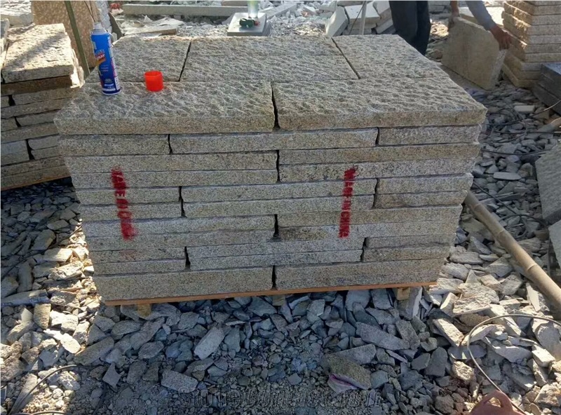 G682 Gold Yellow Granite Split Surface Paving Pattern Cobbles Cube Stone