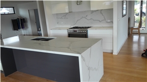 Artificial Calacatta Carrara White Quartz Marble Engineered Stone