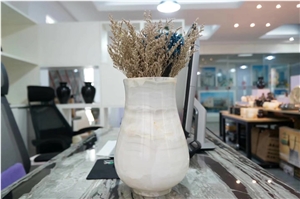 White Alabaster Stone Tranlucent Onyx Interior Round Vase,Polished Flower Pot for Home Decoration