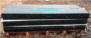 India Andesite Cheap Black Basalt Kerbstone, Curbstone in Machine