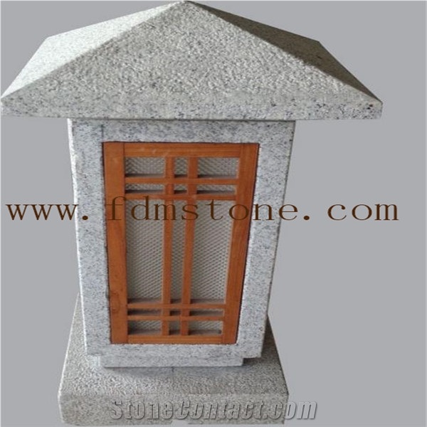 Japanese Garden Decoration Stone Lanterns