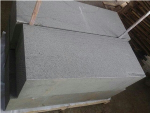 Hainan Black Basalt Kerbstone with Honeycomb,Black Andesitem in Machine Cut, Black Lava Stone,Sawn Cut Kerbstone,Hainan Bluestone,Curbstone,Bevel Edge Curbs,Kerbs Side Stone for Paving,Building Stone