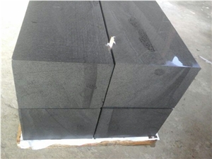 Hainan Black Basalt Kerbstone with Honeycomb,Black Andesitem in Machine Cut, Black Lava Stone,Sawn Cut Kerbstone,Hainan Bluestone,Curbstone,Bevel Edge Curbs,Kerbs Side Stone for Paving,Building Stone