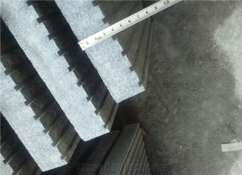 China Black Basalt Flamed Grooved Tiles