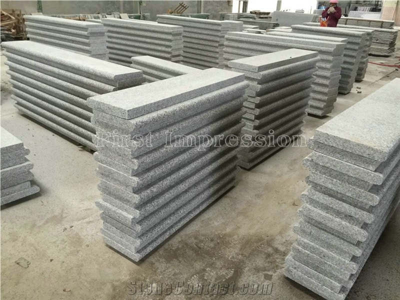 High Quality&Best Price China G623 Light Grey Granite Steps/Sesame White Flamed Granite Steps/Cheap Bianco Crystal Granite in Stairs Steps/Beveled Long Edge/Natural Building Stone Interior