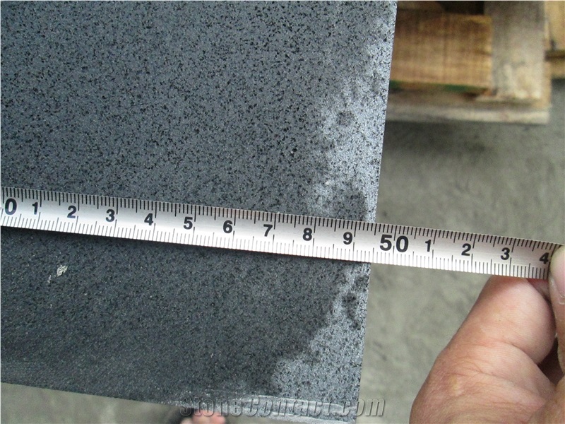Chinese Grey Basalt Tiles/Hainan Black Basalt Stone /Grey Basalt Tiles Slab Step with Honed Basalt Slabs/Grey Basalt/Andesite/Basalto/Andesite/Lava Stone/Walling/Flooring/Cladding /Hainan Basalt