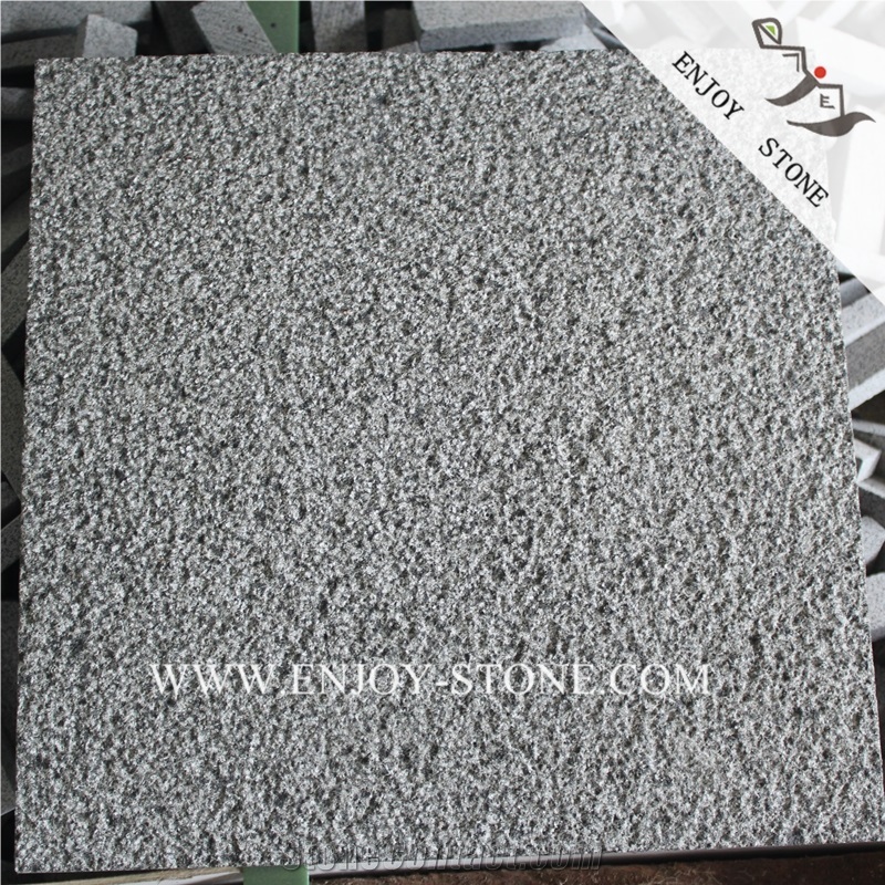 Bush Hammered Hainan Black Bluestone Floor Tiles with Honeycomb,Dark Grey Basalto Floor Bricks,Grey Basaltina Paver,Hainan Black Andesite Paving Sets