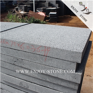 Bush Hammered Hainan Dark Grey Basalto Walkway Tiles,Hainan Black Bluestone Floor Tiles with Honeycomb,Grey Basaltina Paver,Black Andesite Paving Sets