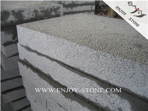 China Bush Hammered Bluestone Tiles with Honeycomb Tiles,Bush Hammered Zhangpu Grey Basalto Floor Tiles,Dark Grey Andesite with Catpaws Paving Stone
