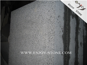China Bush Hammered Bluestone Tiles with Honeycomb Tiles,Bush Hammered Zhangpu Grey Basalto Floor Tiles,Dark Grey Andesite with Catpaws Paving Stone