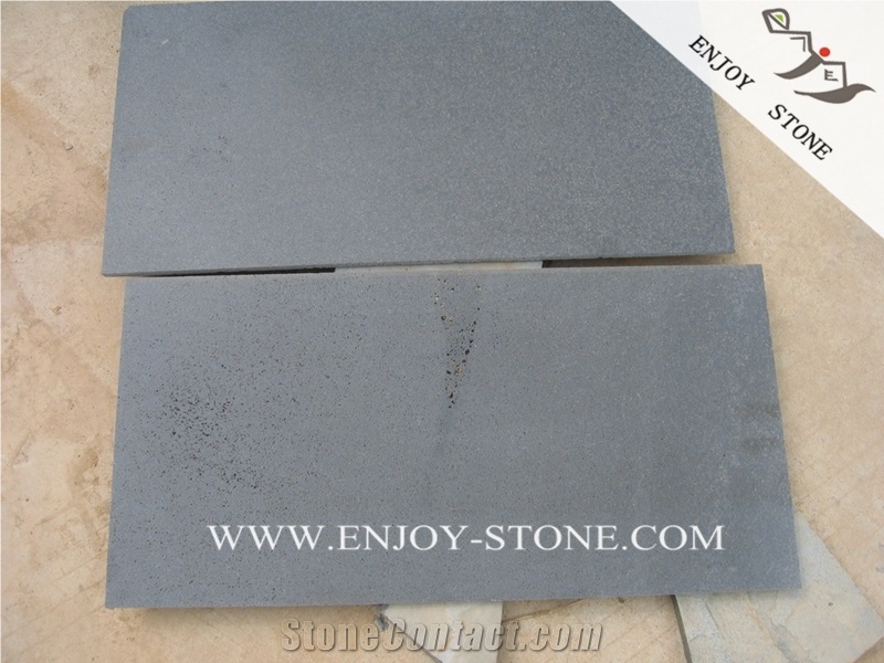 China Honed Bluestone Tiles with Honeycomb Tile,Honed Zhangpu Grey Basalto Floor Tile,Grey Basaltina Paver,Dark Grey Andesite Paver with Catpaws