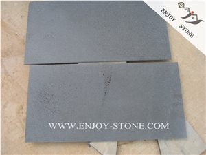 China Honed Bluestone Tiles with Honeycomb Tile,Honed Zhangpu Grey Basalto Floor Tile,Grey Basaltina Paver,Dark Grey Andesite Paver with Catpaws