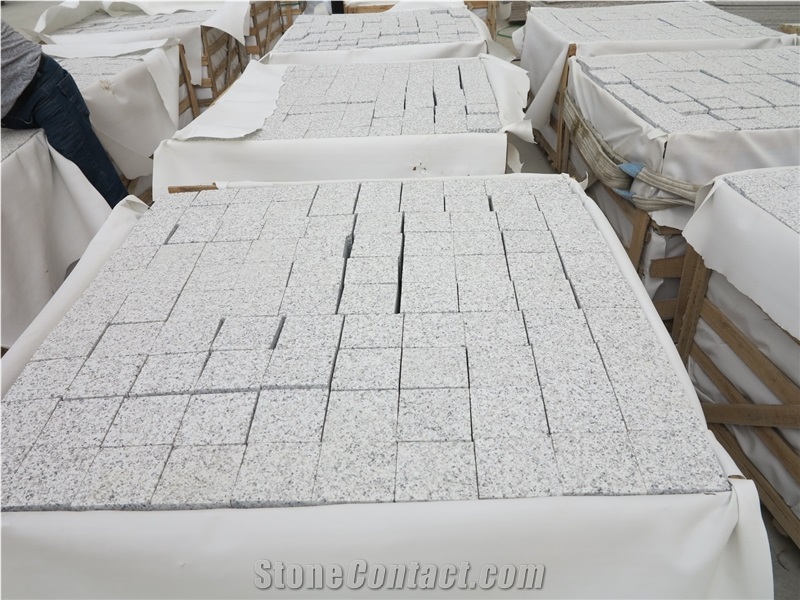 G633 Light Grey Granite Bush Hammered Cube Stone