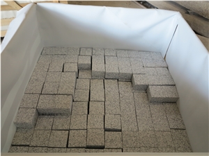 G633 Light Grey Granite Bush Hammered Cube Stone
