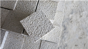Rusty Granite G682 Bush Hammered Pavers Floor Covering