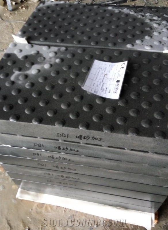 China Zhangpu Black Basalt Pedestrian Paving Stone, Tactile, Paving Stone,Blind Stone Pavers,Paving Sets,Blind Paving Stone,Floor Covering,Flamed Surface,Flamed Sandblasted Paving Stone Tiles