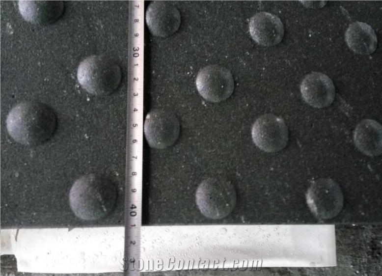 China Zhangpu Black Basalt Pedestrian Paving Stone, Tactile, Paving Stone,Blind Stone Pavers,Paving Sets,Blind Paving Stone,Floor Covering,Flamed Surface,Flamed Sandblasted Paving Stone Tiles