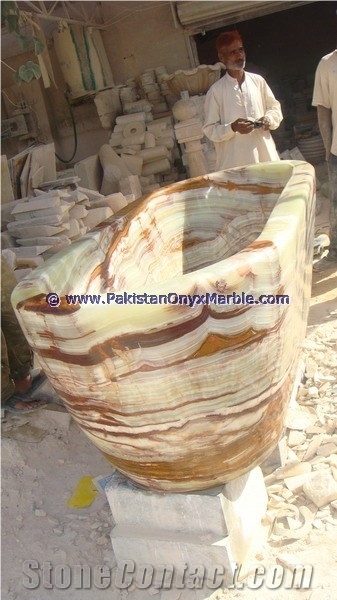 Customizable Onyx Bathtubs Collection