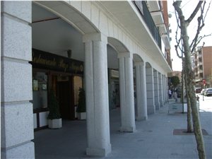 Blanco Alba Granite Arches Metallic Structure Arcades Covered with Granite Cladding