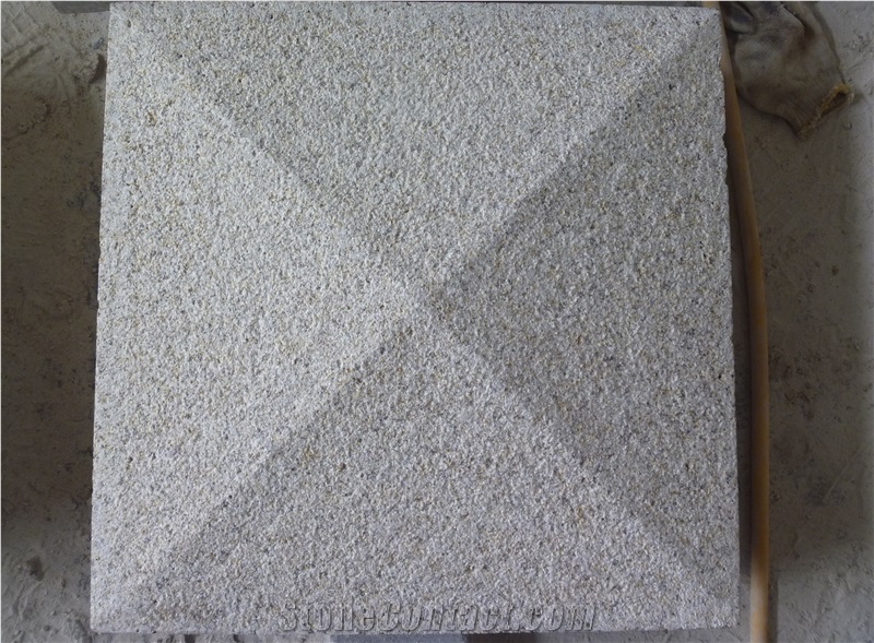 Yellow Stone Pyramid Pier Caps,Fine Pineapple Finished Quoins. Beige Granite Stone Paving