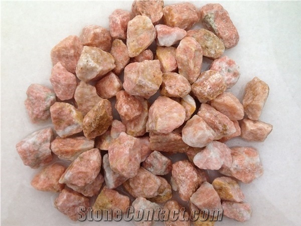 Pebble Stone , Pebble Gravel ,Natural River Stone Pebble, Cobble Stones,Mixed Color Natural River Pebble Stone ,Black Polishing River Washed Stone in Garden and Landscaping