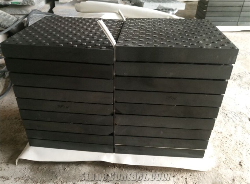China Zhangpu Black Basalt Pedestrian Paving Stone, Tactile, Paving Stone,Blind Stone Pavers,Paving Sets,Blind Paving Stone,Floor Covering,Flamed Surface,Flamed Sandblasted Paving Stone Tiles