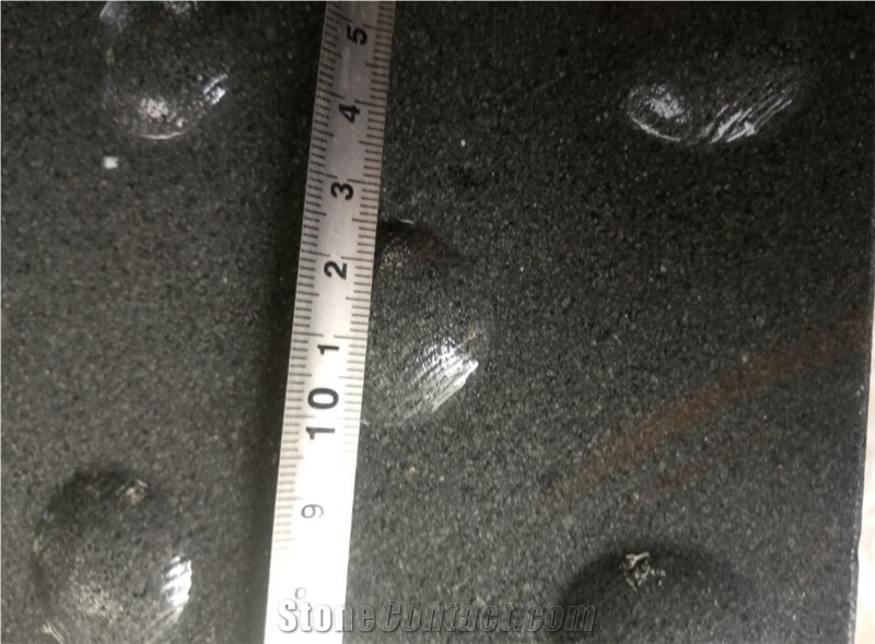 China Zhangpu Black Basalt Pedestrian Paving Stone, Tactile, Paving Stone,Blind Stone Pavers,Paving Sets,Blind Paving Stone,Floor Covering,Flamed Surface,Flamed Sandblasted Paving Stone Tiles