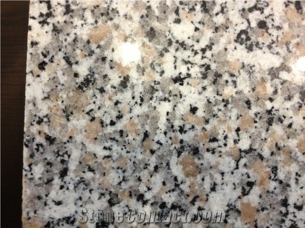 Gia Lai Pink Granite Slabs/ Tiles