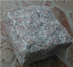 G696 China Granite Chiselled Cube Stone