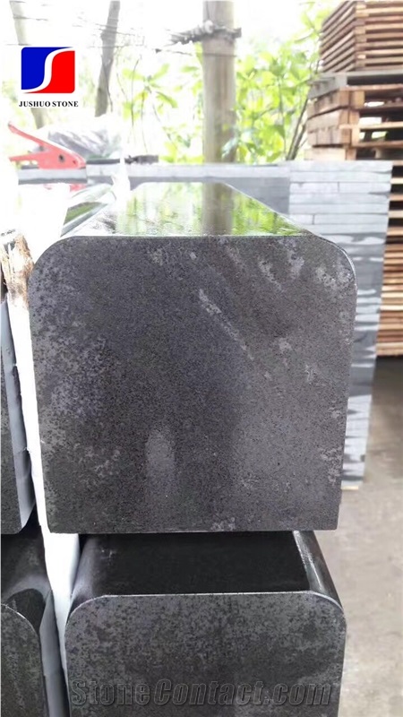 Hainan Black Basalt Kerbstone with Honeycomb,Black Andesitem in Machine Cut, Black Lava Stone,Sawn Cut Stone,Hainan Bluestone,Curbstone,Bevel Edge Curbs,Building Stone