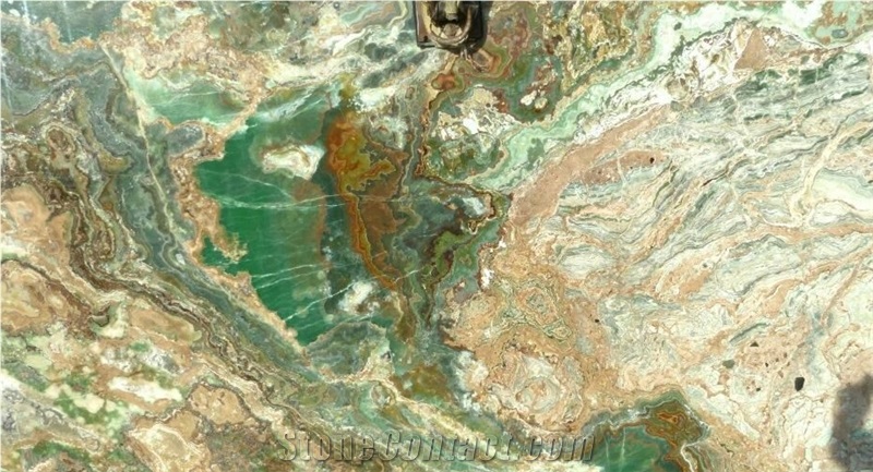 Smeraldo-Esmeralda Onyx Slabs