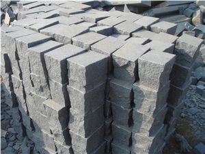 China Cheap G654 Padang Dark Grey/Sesame Black Surface Flamed,Others Sawn Cut Cube Stone/Cobblestone/Paving for Patio,Driveway, Walkway, Pavers Outdoor Natural Stone Flooring, Quarry Owner Factory