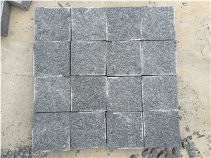 China Cheap G654 Padang Dark Grey/Sesame Black Surface Flamed,Others Sawn Cut Cube Stone/Cobblestone/Paving Graden Stepping, Walkway, Pavers Outdoor Natural Stone Flooring, Quarry Owner Factory