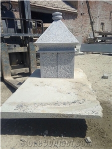 Sd G603 Silver Grey Granite Shaped Pillars and Caps Flamed Surface Competitive Prices