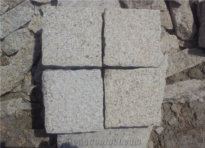 G682 Rusty Yellow,Giallo Rusty,Yellow Rust Granite,Desert Gold,Giallo Fantasia,Giallo Ming,Ming Gold,Giallo Padang,Giallo Rustic,Golden Crystal,Cubes,Cobble Stone,Paving Sets,Floor Covering