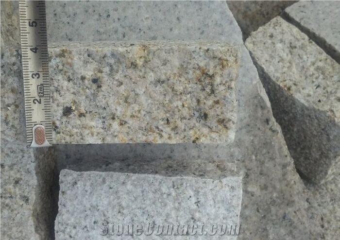 G682 Rusty Yellow,Giallo Rusty,Yellow Rust Granite,Desert Gold,Giallo Fantasia,Giallo Ming,Ming Gold,Giallo Padang,Giallo Rustic,Golden Crystal,Cubes,Cobble Stone,Paving Sets,Floor Covering