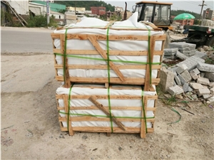China Rustic Yellow Granite G682 Cobbles, Desert Gold G3582 Granite Paving Stone,China Gold Leaf Granite Cube Stone, Yellow Rock Padang Yellow Granite Cobbles Split Tumbled Surface