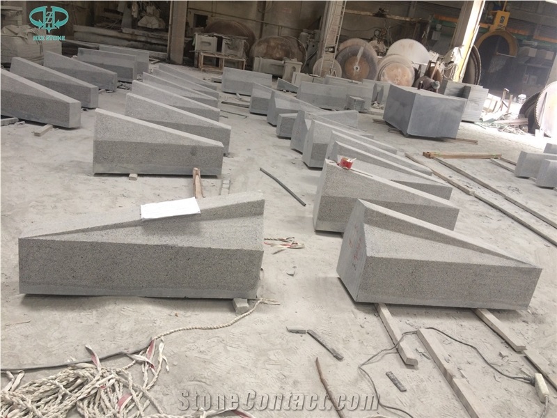 G654 Padang Dark Ballentine Grey Granite Road Kerbs Transition Kerbs Vehicle Barrier Kerbs
