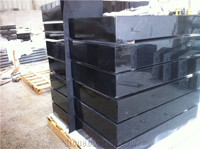Grass Market Monument, Black Granite Slant Grave