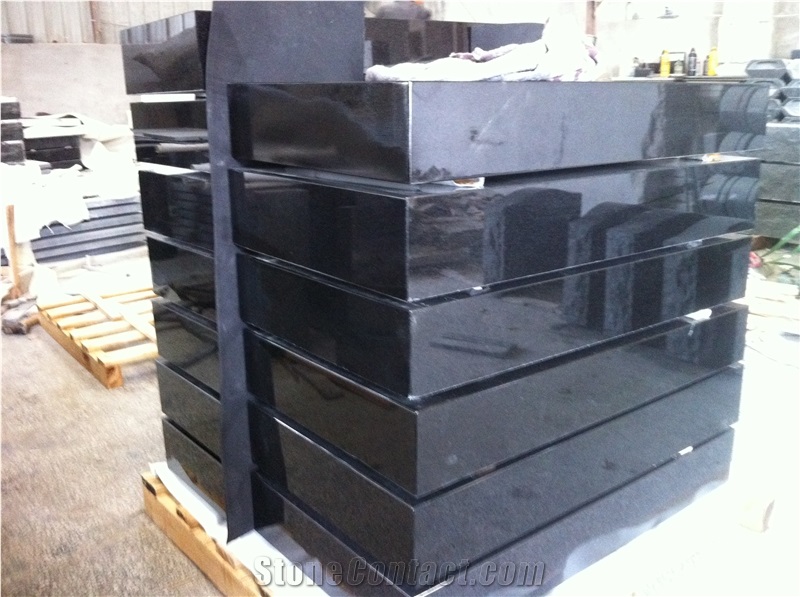 Grass Market Monument, Black Granite Slant Grave