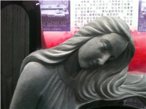 Heart-Shaped Angle Monument Tombstone