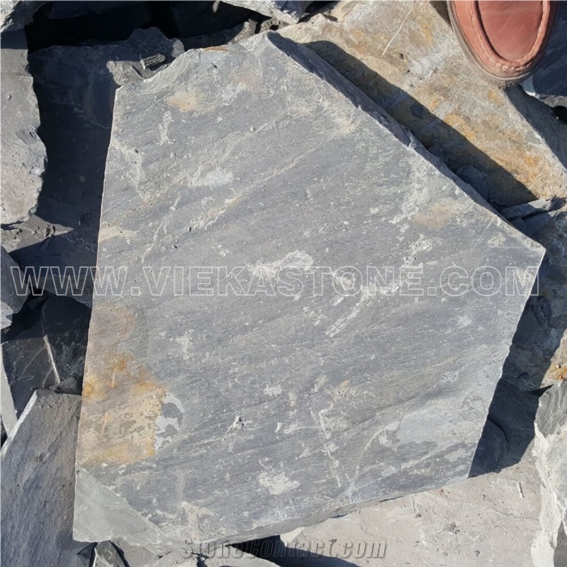 China Irregular Random Flagstone Black Slate Pavers Split Nature Face Tile Landscaping Natural Stone for Indoor & Outdoor Patios Walkways Garden Courtyard Pool Decks Surrounding Project
