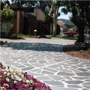 China Irregular Random Flagstone Black Slate Pavers Split Nature Face Tile Landscaping Natural Stone for Indoor & Outdoor Patios Walkways Garden Courtyard Pool Decks Surrounding Project