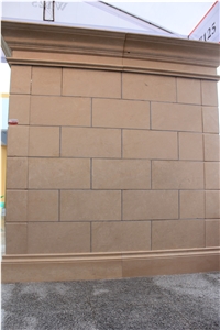 Thala Beige Tunisia Limestone Marble Building Walling Slab Tile Stair Step Window Sill Door Balustrade Railing Column Pier Cap Quoin Mushroom Cultured Stone Ledge with Honed Antique Face