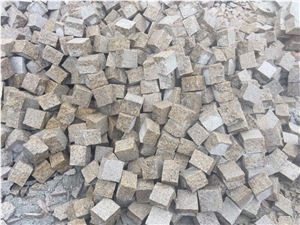 G682 Padang Giallo Sunset Gold Golden Sand Giallo Ming Yellow Rustic Granite Cube Stone Paver Setts