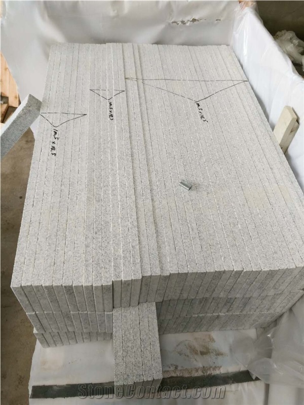 China Light Grey Granite Stairs G603 Granite Gangsaw Stairs